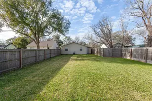 519 Atlanta Ave, Nederland, TX 77627 - Photo 18
