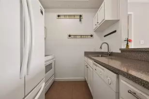 4515 Briar Hollow Pl, Houston, TX 77027 - Photo 8