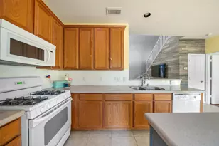 110 Harbour Town Dr, Montgomery, TX 77356 - Photo 6