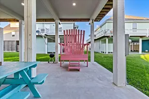 966 Pelican Ln, Port Bolivar, TX 77650 - Photo 32