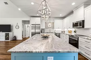 966 Pelican Ln, Port Bolivar, TX 77650 - Photo 10