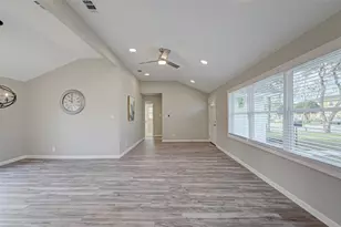 1914 Lynnview Dr, Houston, TX 77055 - Photo 8