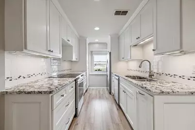 10139 E Kemp Forest Drive, Houston, TX 77080 - Photo 8