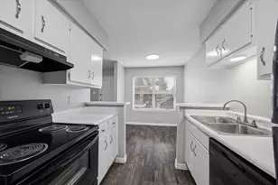 3800 Sherwood Ln, Houston, TX 77092 - Photo 2
