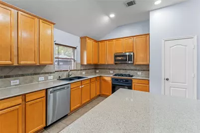 18939 Cluster Oaks Drive, Magnolia, TX 77355 - Photo 12