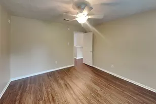 26887 Castlecliff Ln, Kingwood, TX 77339 - Photo 16