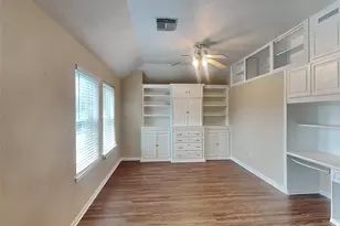 26887 Castlecliff Ln, Kingwood, TX 77339 - Photo 10