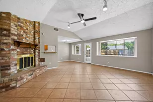 14002 Kathi Lynn Ln, Sugar Land, TX 77498 - Photo 4