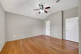 14002 Kathi Lynn Ln, Sugar Land, TX 77498 - Photo 18