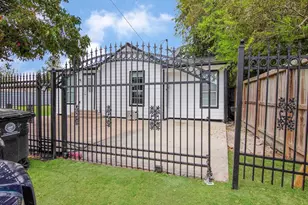723 Doverside St St, Houston, TX 77022 - Photo 2