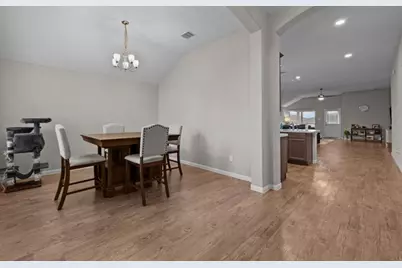 689 Forest Bend Lane, La Marque, TX 77568 - Photo 2