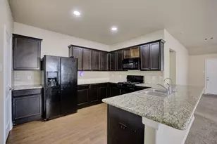 1830 Crystal Waters Dr, Rosharon, TX 77583 - Photo 4