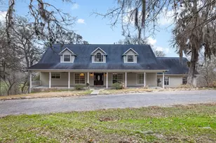 601 Country Club Ct, La Grange, TX 78946 - Photo 1