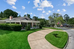 1617 Greenbriar Dr, Huntsville, TX 77340 - Photo 2