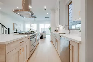 1012 E 26th St, Houston, TX 77009 - Photo 12