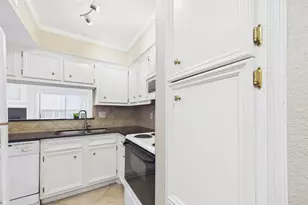 260 El Dorado Blvd, Houston, TX 77598 - Photo 10