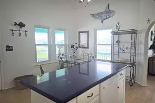 953 Sea Breeze, Crystal Beach, TX 77650 - Photo 6