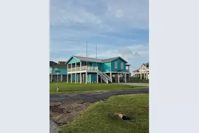 953 Sea Breeze, Crystal Beach, TX 77650 - Photo 2