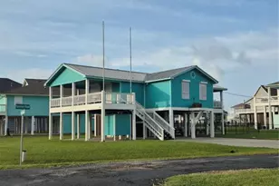 953 Sea Breeze, Crystal Beach, TX 77650 - Photo 2