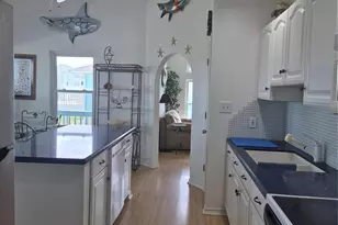 953 Sea Breeze, Crystal Beach, TX 77650 - Photo 10