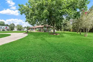 5803 5th St, Danbury, TX 77534 - Photo 4