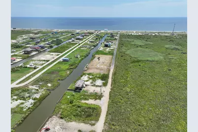 1102 Pennington Street, Gilchrist, TX 77617 - Photo 18