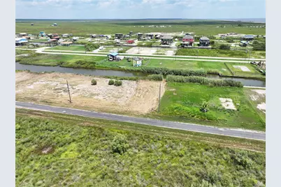 1102 Pennington Street, Gilchrist, TX 77617 - Photo 16