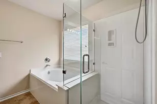 267 Bloomhill Pl, The Woodlands, TX 77354 - Photo 12