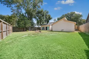 7619 Athlone Dr, Houston, TX 77088 - Photo 32