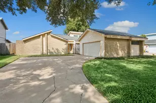 7619 Athlone Dr, Houston, TX 77088 - Photo 2