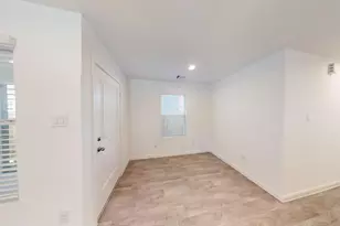 16811 N Marie Vlg Dr, Conroe, TX 77306 - Photo 12