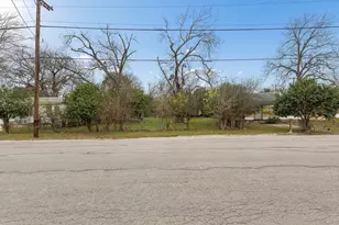 220 S Live Oak Ave, New Braunfels, TX 78130 - Photo 8