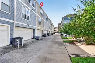 3208 Chenevert St, Houston, TX 77004 - Photo 34