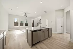 13219 Retiro Dr, Houston, TX 77047 - Photo 6