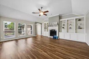 2110 Barrington Pointe Dr, League City, TX 77573 - Photo 4