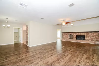 5843 S Braeswood Boulevard, Houston, TX 77096 - Photo 14