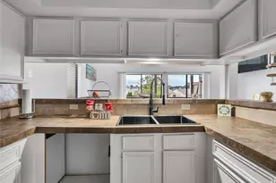 174 April Point Dr S, Conroe, TX 77356 - Photo 6