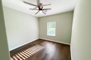 387 Autumn Ln, Livingston, TX 77351 - Photo 16