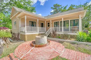 806 E Main St, Bellville, TX 77418 - Photo 2