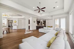 86 S Creekside Ct, Houston, TX 77055 - Photo 8