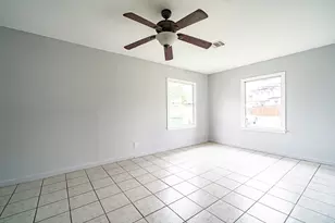 6417 Rolla St, Houston, TX 77055 - Photo 4