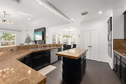 14910 Lake Woodbridge Court, Sugar Land, TX 77498 - Photo 12
