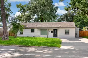 1707 W 43rd St, Houston, TX 77018 - Photo 1