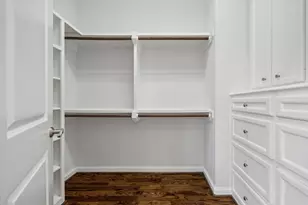 911 Queen Annes Rd, Houston, TX 77024 - Photo 28
