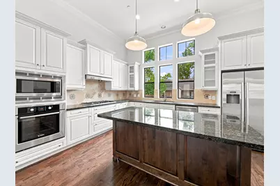 911 Queen Annes Road, Houston, TX 77024 - Photo 16