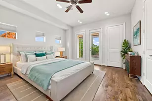 911 Queen Annes Rd, Houston, TX 77024 - Photo 32