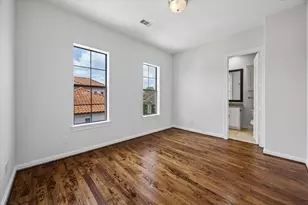 911 Queen Annes Rd, Houston, TX 77024 - Photo 30