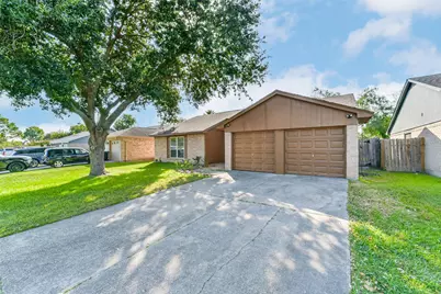 2406 Pilgrims Bend Drive, Friendswood, TX 77546 - Photo 2