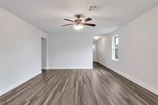 9233 Boulder Blvd, Conroe, TX 77303 - Photo 10