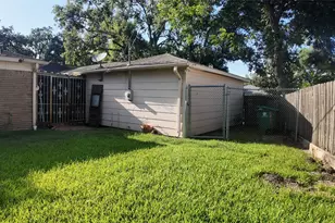 11003 Renwick Dr, Houston, TX 77096 - Photo 36